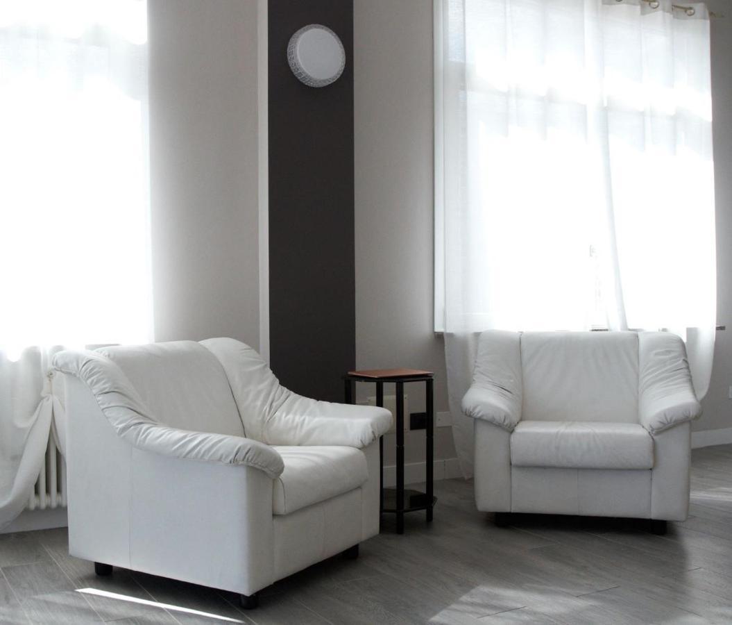 7 Lakes Aparthotel Burolo Bagian luar foto