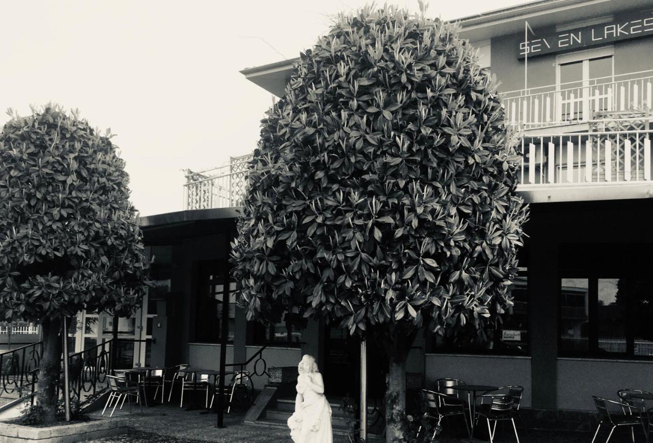 7 Lakes Aparthotel Burolo Bagian luar foto