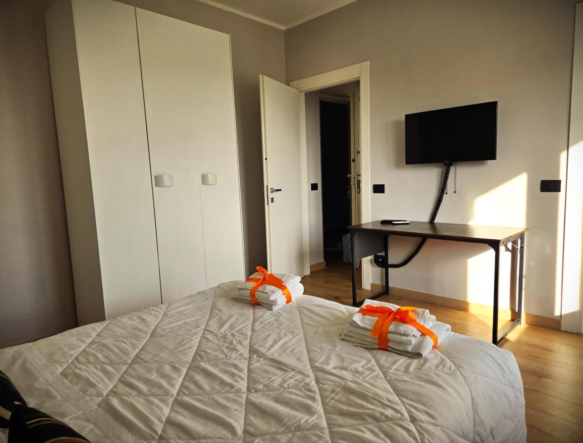 7 Lakes Aparthotel Burolo Bagian luar foto