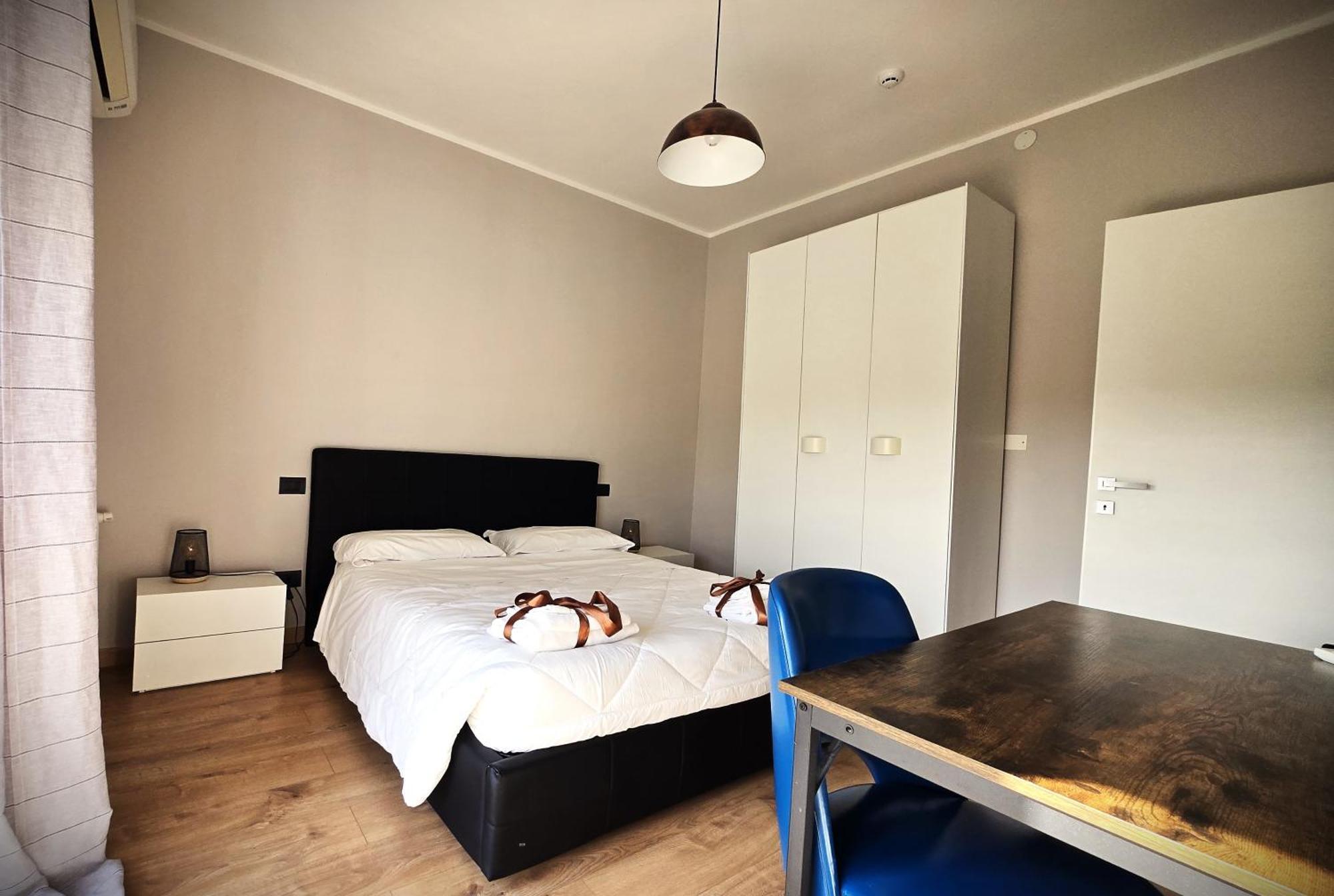 7 Lakes Aparthotel Burolo Bagian luar foto